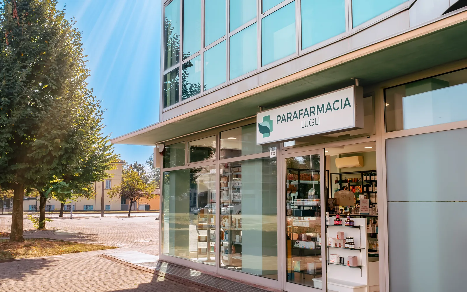 Parafarmacia Lugli in Via Pietro Giardini 434, Modena